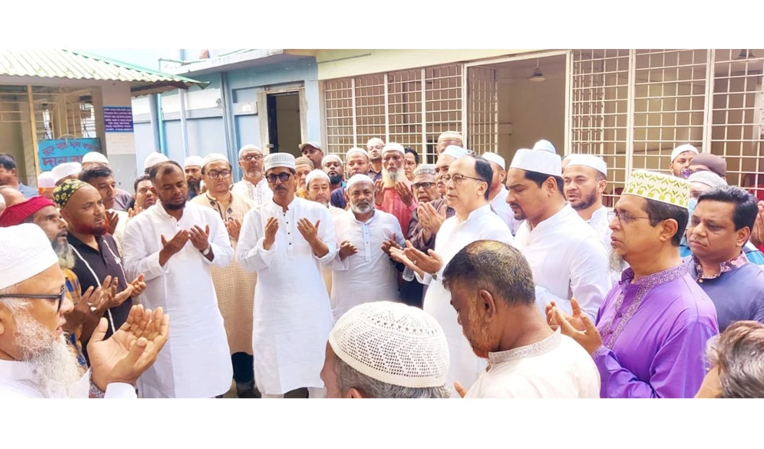 কুমিল্লায় যুবদল নেতা সাজ্জাদ হোসেনের পিতা মোহাম্মদ আলী আকবরের দাফন সম্পন্ন